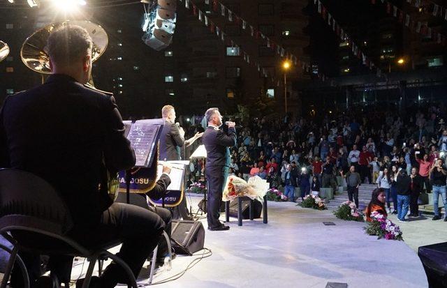 Deniz Kuvvetleri Komutanlığı Orkestrası Mersin’de konser verdi