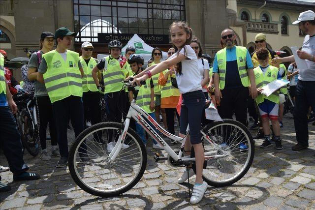 Pedallar Yeşilay için çevrildi