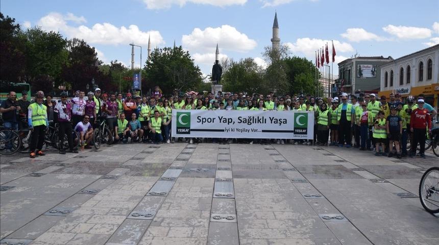 Pedallar Yeşilay i&ccedil;in &ccedil;evrildi