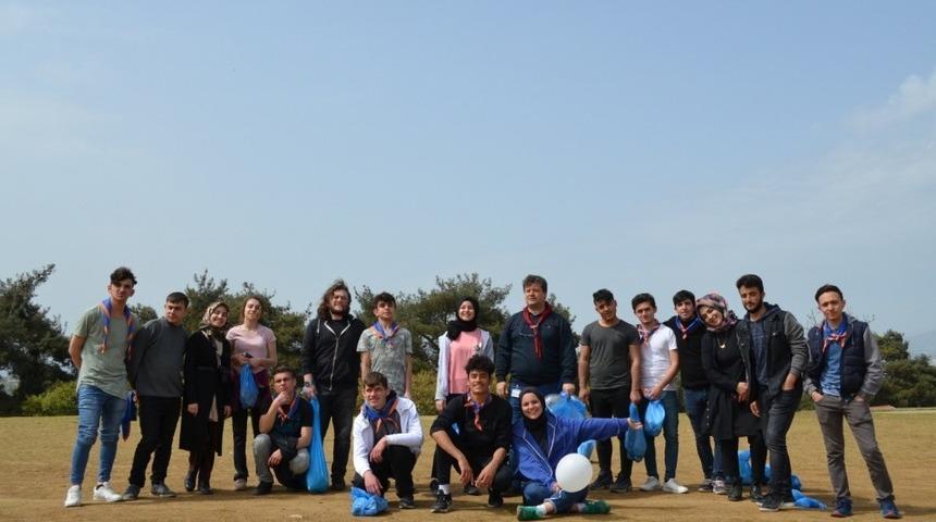 Hem eğlendiler hem de &ccedil;evreyi temizlediler