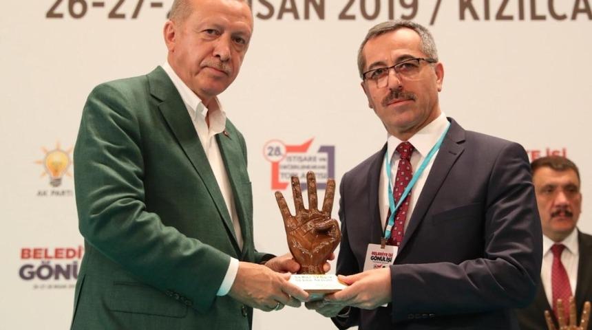 Cumhurbaşkanı Erdoğan’dan Güngör’e ödül