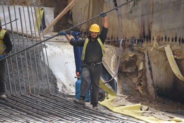 Metro için dev köstebek yeraltına inecek