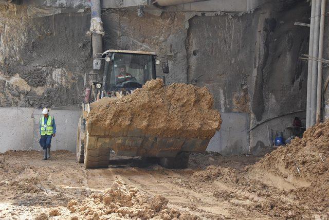 Metro için dev köstebek yeraltına inecek