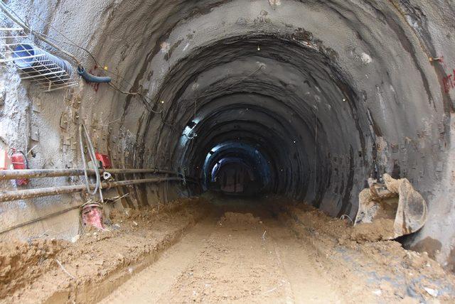 Metro için dev köstebek yeraltına inecek