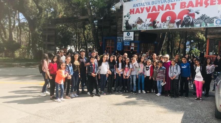 Beyt&uuml;şşebaplı &ouml;ğrenciler Antalya&rsquo;yı gezdi