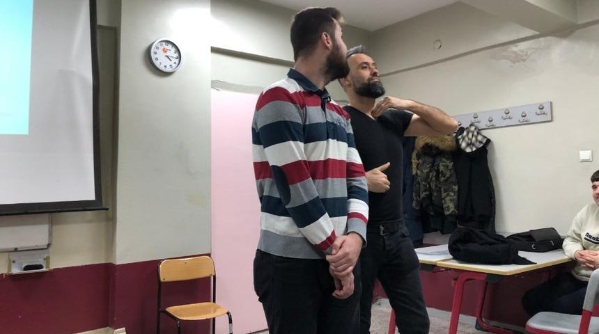 Edirne Sosyal Bilimler Meslek Y&uuml;ksekokulu &ouml;ğrencilerine ilk yardım eğitimi