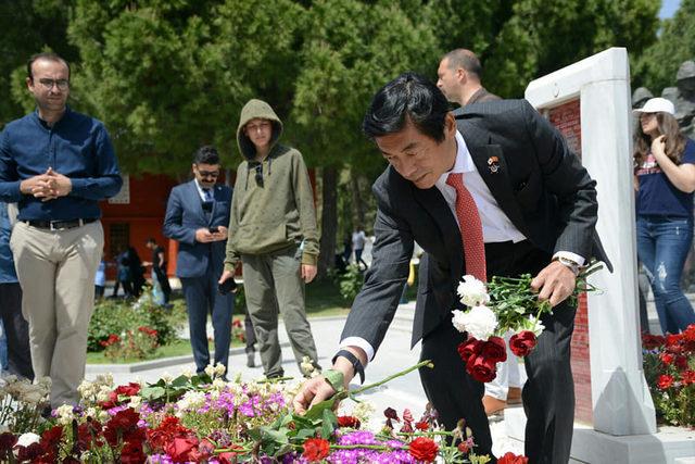 Japon Büyükelçi, Çanakkale Şehitliği'nde