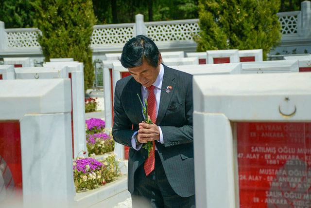 Japon Büyükelçi, Çanakkale Şehitliği'nde