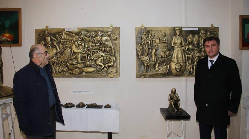 Başkan Demir Rölyef sergisini gezdi