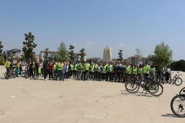 Denizli’de pedallar sağlıklı yaşam için döndü