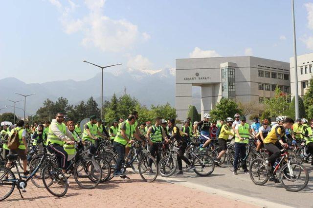 Denizli’de pedallar sağlıklı yaşam için döndü