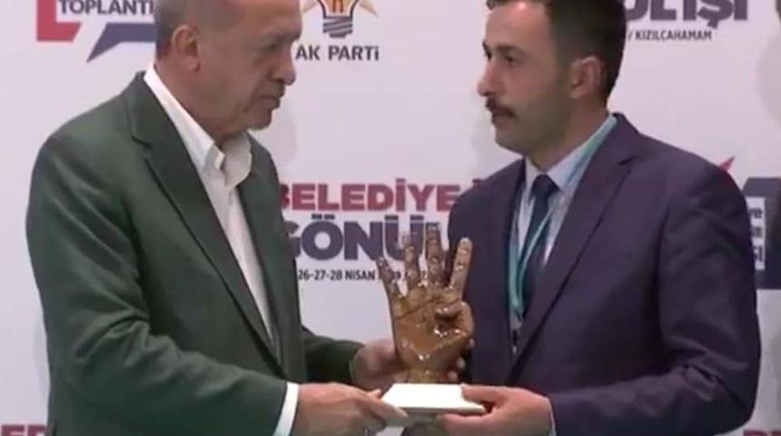 Cumhurbaşkanından Başkan Gürer’e ödül