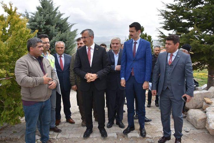 Tarihi türbede restorasyon çalışmaları devam ediyor G3