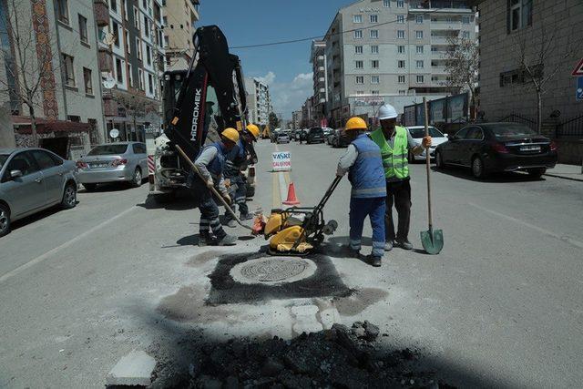 VASKİ tehlike arz eden rögar kapaklarını değiştiriyor