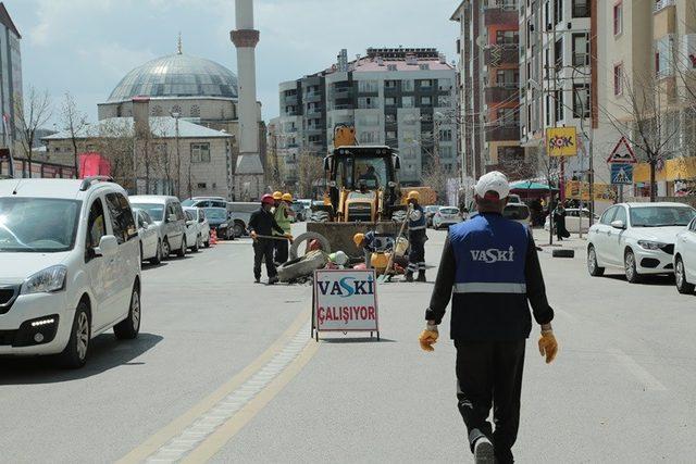 VASKİ tehlike arz eden rögar kapaklarını değiştiriyor