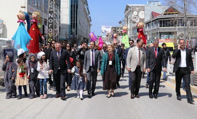 17. Akdamar Çocuk ve Gençlik Tiyatroları Şenliği