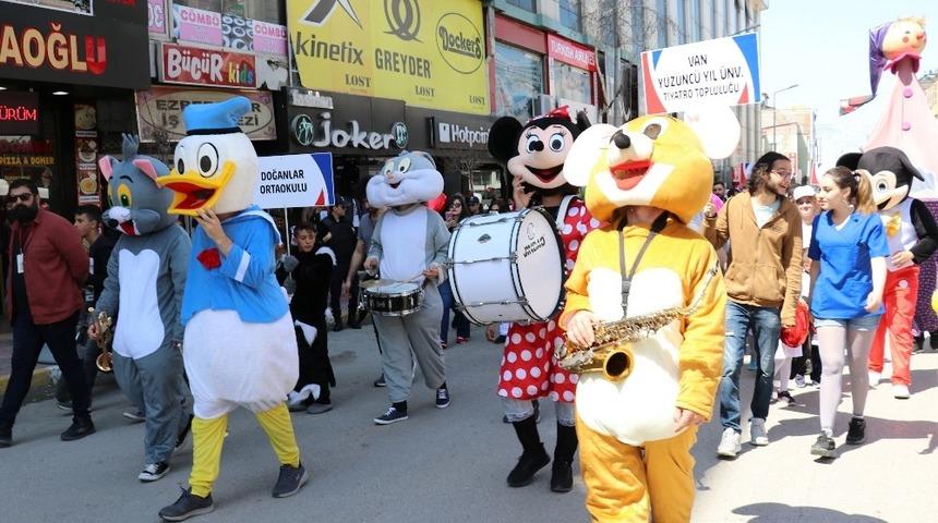 17. Akdamar &Ccedil;ocuk ve Gen&ccedil;lik Tiyatroları Şenliği