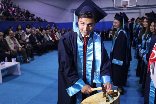 Sabiha Gökçen Lisesi’nde coşkulu mezuniyet töreni