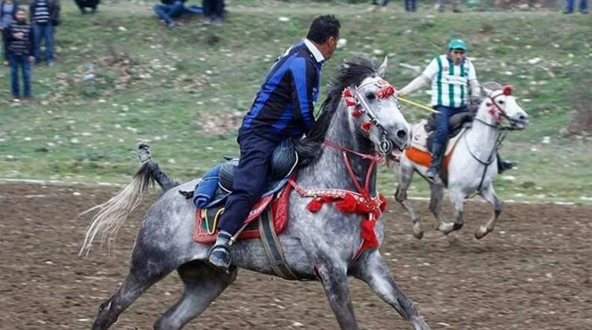 Atlı Cirit m&uuml;sabakaları Selendi&rsquo;de başlıyor