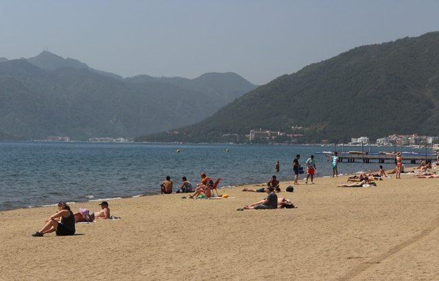 Marmaris’te plajlar hareketlendi