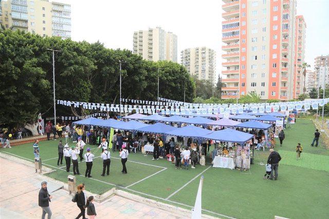 Kız çocuklarının okuması için şenlik düzenlediler