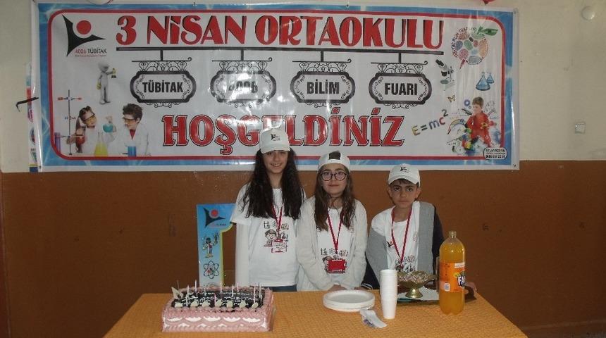 Özalp ilçesinde TÜBİTAK 4006 Bilim Fuarı