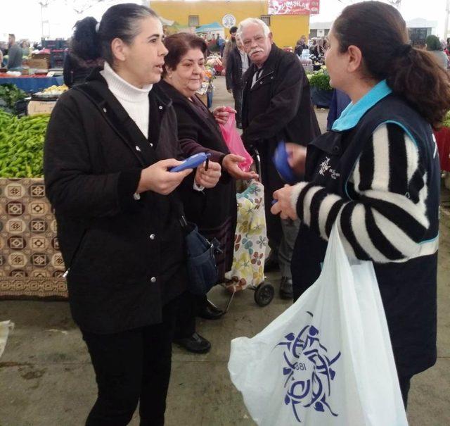 Büyükşehir Belediyesi çevre duyarlığı için alışveriş torbası dağıtıyor