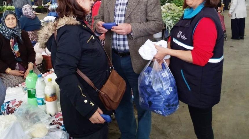 B&uuml;y&uuml;kşehir Belediyesi &ccedil;evre duyarlığı i&ccedil;in alışveriş torbası dağıtıyor