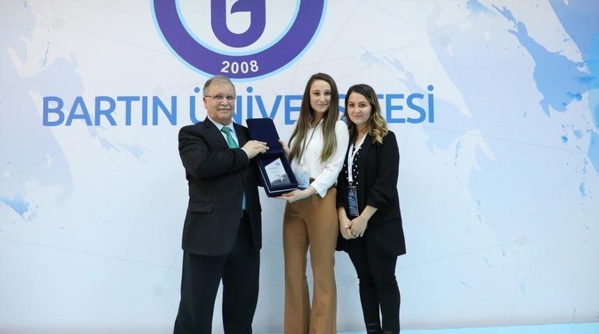 &lsquo;FaCiPa&rsquo; isimli mobil uygulaması &ouml;d&uuml;l aldı