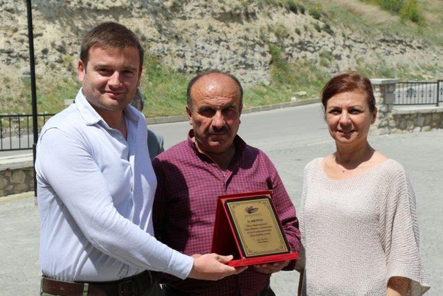 Başkan Köse’den emekli olan itfaiyecilere plaket