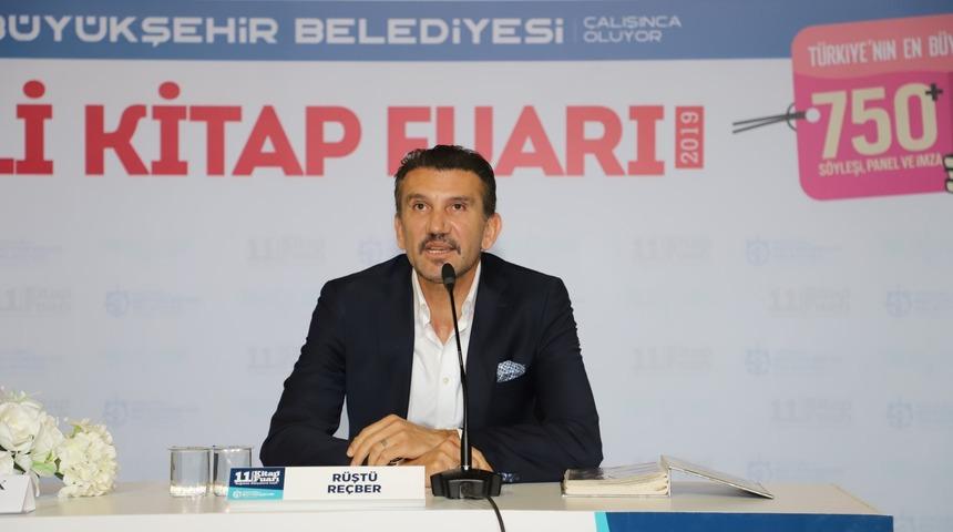 Rüştü Reçber: Futbola Galatasaraylı başladım, sonra Fenerbahçeli oldum