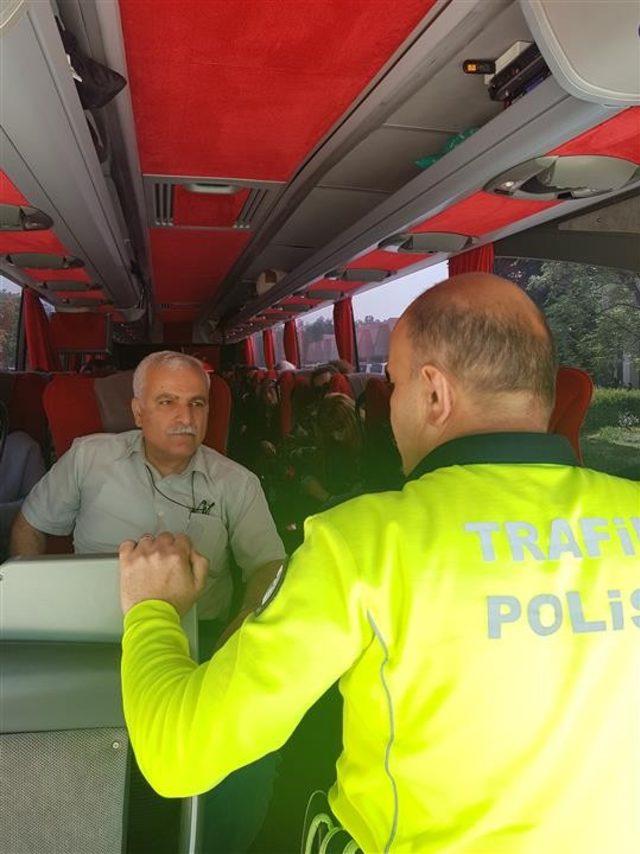 Polisi Ramazan ayı öncesi sürücüleri ve yolcuları uyardı