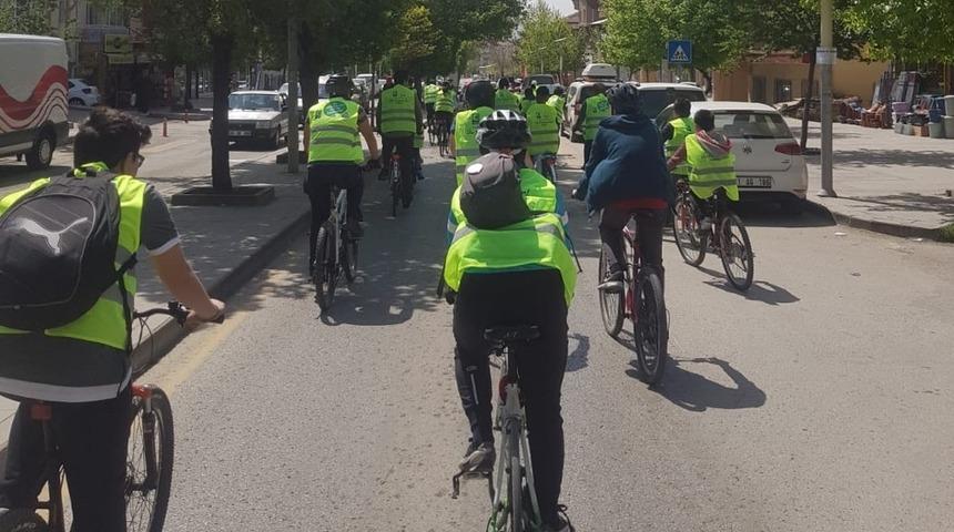 Pedallar sağlıklı yaşam i&ccedil;in &ccedil;evrildi