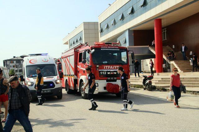 Yurtta, prizde unutulan saç kurutma makinesi tutuştu