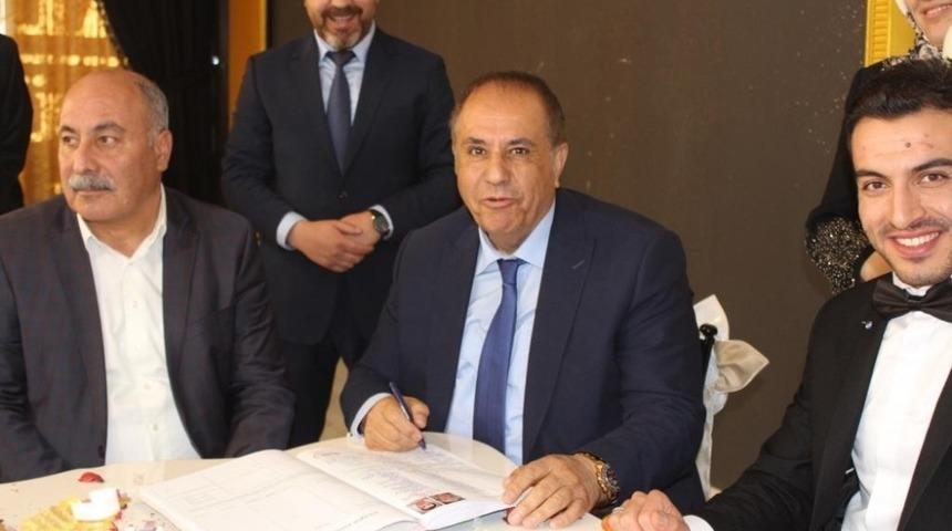 İş insanı Kandaşoğlu nikah şahidi oldu