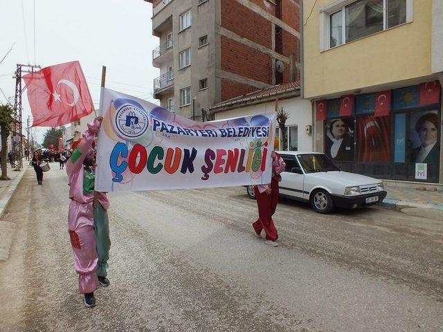 Çocuklar Pazaryeri’nde gönüllerince eğlendi