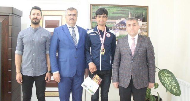 Vanlı atletler Türkiye şampiyonu oldu