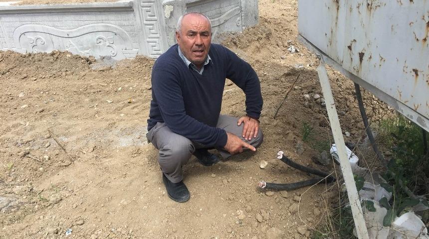 Caminin trafoya bağlanan y&uuml;ksek gerilim kablosu &ccedil;alındı