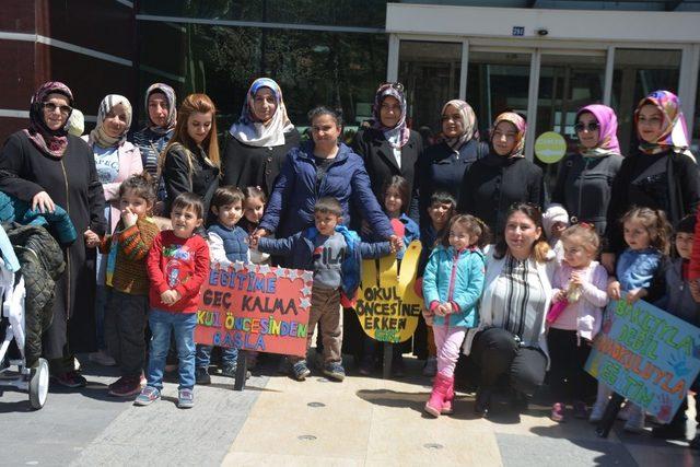 Anaokulu öğrencilerinden renkli etkinlik