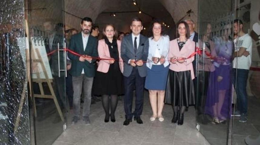 NEV&Uuml; Avanos Meslek Y&uuml;ksekokulundan  mezuniyet sergisi