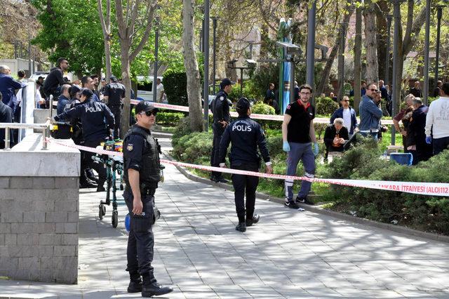 Ankara'da ağaçta intihara kalkışan kişiyi polis ikna etti