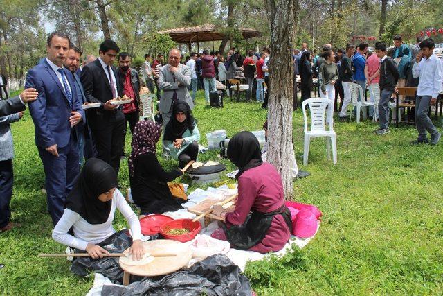 Samsatlı gençlerden yetim çocuklar yararına kermes