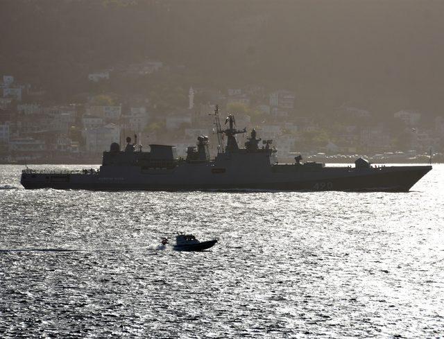 Rus savaş gemisi, Çanakkale Boğazı'ndan geçti