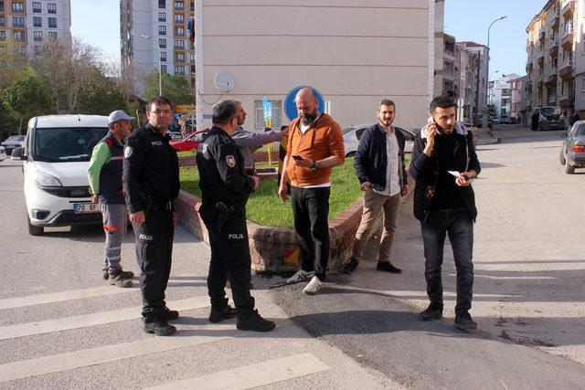 Kardeşini göğsünden bıçakladı