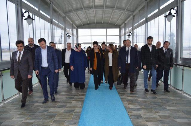 Taşlıcay, Erzurum’da Anneler Günü programına katıldı