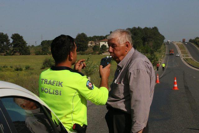 TIR'ın 300 metre sürüklediği otomobilden mucize kurtuluş