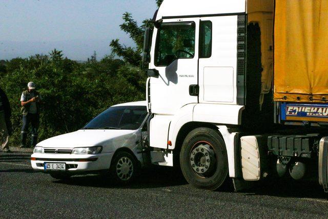 TIR'ın 300 metre sürüklediği otomobilden mucize kurtuluş