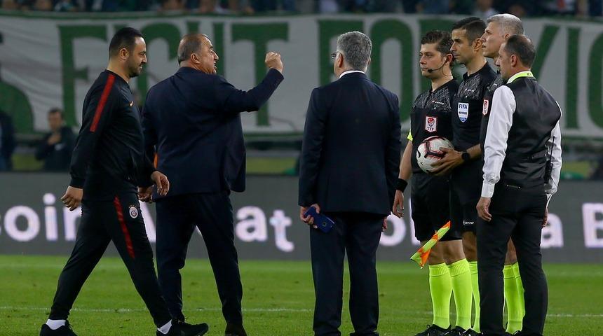 Fatih Terim: Hakemlerle ilgili konuşmaya gerek yok, herkes ceza almamız i&ccedil;in uğraşıyor