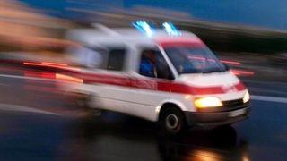 Yağmurdan korunmak için sığındığı ağaca yıldırım düştü