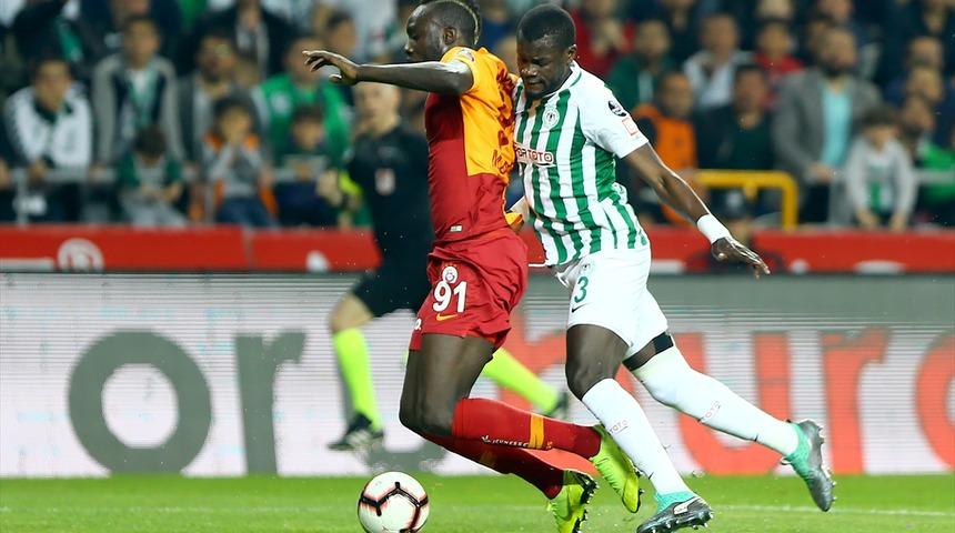 Konyaspor - Galatasaray maçında tartışma yaratan pozisyon! Rıdvan Dilmen de yorumladı
